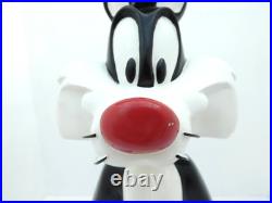 Rare 1998 Warner Bros Sylvester the cat with birdie statue 14