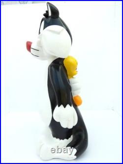 Rare 1998 Warner Bros Sylvester the cat with birdie statue 14