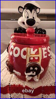 Rare 1998 Warner Brothers Looney Tunes Iconic Skunk Pepe Le Pew Red Cookie Jar