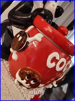 Rare 1998 Warner Brothers Looney Tunes Iconic Skunk Pepe Le Pew Red Cookie Jar