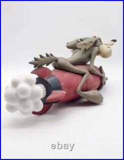 Rare! 2000 Warner Bros. Looney Tunes WILE E COYOTE ON ROCKET Big Figure Statue Rare! 2000 Warner Bros. Looney Tunes WILE E COYOTE ON ROCKET Big Figure Statue