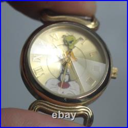 Rare FOSSIL Warner Bros Tweety & Sylvester Quartz Women Watch