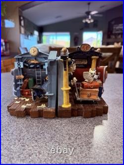 Rare Harry Potter Platform 9 3/4 Hogwarts Express Warner Bros Studio Bookends Rare Harry Potter Platform 9 3/4 Hogwarts Express Warner Bros Studio Bookends