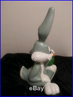 Rare Looney Tunes BUGS BUNNY 24 Figure Statue 1996 Warner Bros Store brothers
