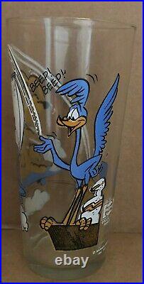 Rare Looney Tunes Road Runner & Wile E Coyote Glass 1976 Warner Bros Pepsi