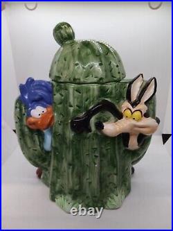 Rare Looney Tunes Roadrunner & Wiley E Coyote Jar 1993 Warner Bros