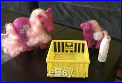 Rare My Little Pony vintage Beachy Keen kitten Mommy Baby set with bottle crib