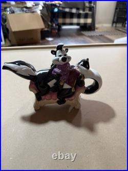 Rare Pepe Le Pew Teapot Warner Brothers Studios Looney Tunes
