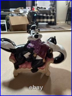 Rare Pepe Le Pew Teapot Warner Brothers Studios Looney Tunes