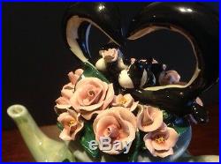 Rare Teapot By Laraine Eggleston Looney Tunes Pepe Le Pew & Penelope In Rose Bed