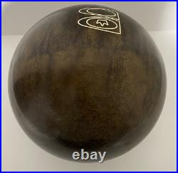 Rare Vintage Warner Bros TAZ brunswick bowling ball 1999 Warner Bros 12.15 LB