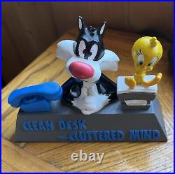 Rare WB Looney Tunes Tweety & Sylvester Paper Weight