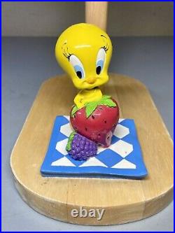 Rare Warner Bros Studio Store? TWEETY Bird Figurine Paper Towel Holder 2000