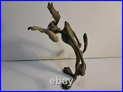 Rare Warner Brothers Looney Tunes Wile E Coyote Figurine Statue