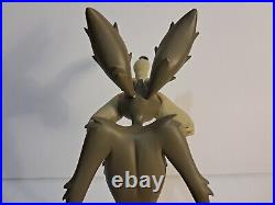 Rare Warner Brothers Looney Tunes Wile E Coyote Figurine Statue