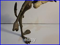 Rare Warner Brothers Looney Tunes Wile E Coyote Figurine Statue