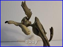 Rare Warner Brothers Looney Tunes Wile E Coyote Figurine Statue