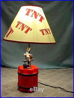 Rare Wile E Coyote Warner Brothers TNT Table Lamp Dynamite Looney Toons Novelty