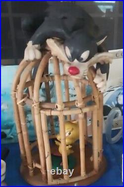 Rare collectable Looney Tunes Sylvester and Tweety Bird Cage