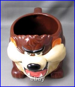 Tazmanian Devil Warner Bros TAZ Ceramic Coffee Mug Christmas Vacation LOOK