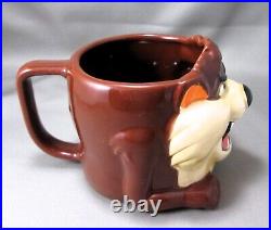 Tazmanian Devil Warner Bros TAZ Ceramic Coffee Mug Christmas Vacation LOOK