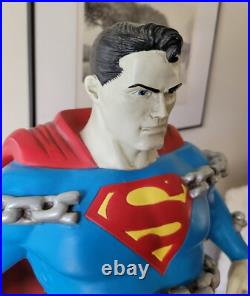 ULTRA RARE 2000 Warner Bros Studio 2 FT SUPERMAN With CHAIN 26 STATUE/FIGURE