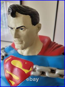 ULTRA RARE 2000 Warner Bros Studio 2 FT SUPERMAN With CHAIN 26 STATUE/FIGURE