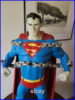 ULTRA RARE 2000 Warner Bros Studio 2 FT SUPERMAN With CHAIN 26 STATUE/FIGURE
