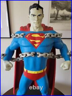 ULTRA RARE 2000 Warner Bros Studio 2 FT SUPERMAN With CHAIN 26 STATUE/FIGURE