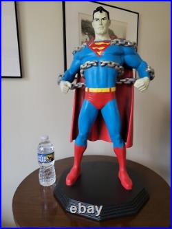 ULTRA RARE 2000 Warner Bros Studio 2 FT SUPERMAN With CHAIN 26 STATUE/FIGURE