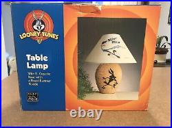 VINTAGE Rare Looney Tunes Wile E. Coyote/Road Runner Table Lamp -Warner Brothers