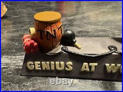 VNT Wile E. Coyote Figurine Statue Genius At Work 1995 Warner Bros Studio RARE