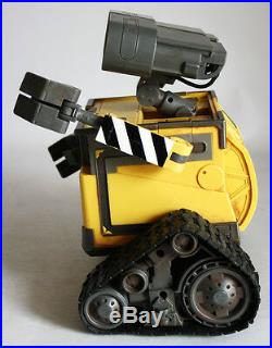 Very Rare Wall E U Command R/c Robot Vhtf Disney Pixar Thinkway Toys