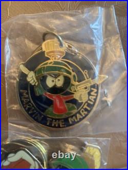 Vintage RARE 90's Looney Tunes Bugs Bunny Metal Keychain 1993 Warner Bros X 15