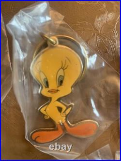 Vintage RARE 90's Looney Tunes Bugs Bunny Metal Keychain 1993 Warner Bros X 15