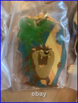 Vintage RARE 90's Looney Tunes Bugs Bunny Metal Keychain 1993 Warner Bros X 15