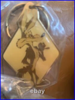 Vintage RARE 90's Looney Tunes Bugs Bunny Metal Keychain 1993 Warner Bros X 15