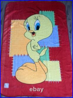 Vintage RARE Novatex Warner Bros Looney Tunes Tweety Bird Plush Blanket Twin Bed