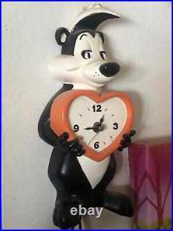 Vintage Rare! Pepe Le Pew Warner Brothers Swing Tail Clock Eye Movement Works