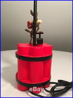 Vintage Very Rare Wile E Coyote 1997 Warner Brothers TNT Table Lamp Looney Toons