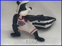 Vintage Warner Bros. Pepe Le Pew Looney Tunes Collectible Figure 1996 RARE & HTF Vintage Warner Bros. Pepe Le Pew Looney Tunes Collectible Figure 1996 RARE & HTF
