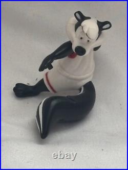 Vintage Warner Bros. Pepe Le Pew Looney Tunes Collectible Figure 1996 RARE & HTF