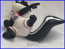 Vintage Warner Bros. Pepe Le Pew Looney Tunes Collectible Figure 1996 RARE & HTF