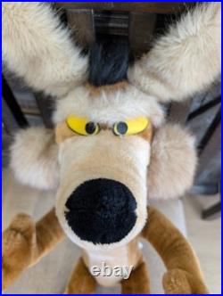 Vintage Wile E Coyote 27 1993 Warner Bros 24k Plush Large Cartoon RARE VTG