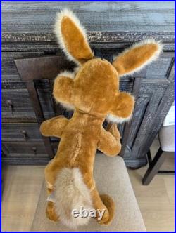 Vintage Wile E Coyote 27 1993 Warner Bros 24k Plush Large Cartoon RARE VTG