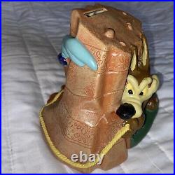 Vintage Wile E coyote Trying To Trap road runner coin bank/ Warner Bros/ Rare