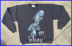 Vintage vancouver grizzlies Crewneck Bugs Bunny 1994 Warner Bros. Rare Vintage vancouver grizzlies Crewneck Bugs Bunny 1994 Warner Bros. Rare
