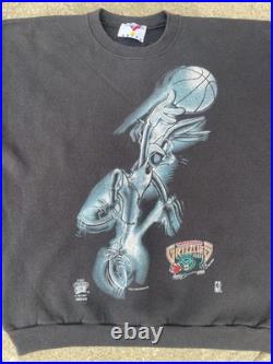 Vintage vancouver grizzlies Crewneck Bugs Bunny 1994 Warner Bros. Rare Vintage vancouver grizzlies Crewneck Bugs Bunny 1994 Warner Bros. Rare