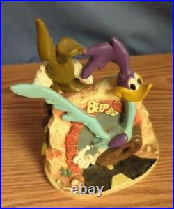 Vtg Rare 1996 Warner Bros Studio Store Road Runner & Wile E Coyote Figure Statue