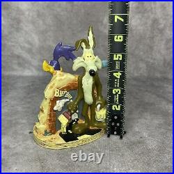 Vtg Rare 1996 Warner Bros Studio Store Road Runner & Wile E Coyote Figure Statue